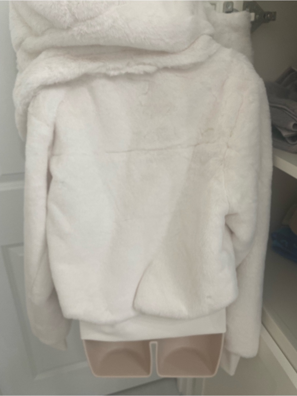NWT ALO faux fur foxy ivory jacket removal hoodie - Picture 10 of 13
